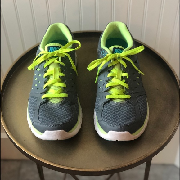 NIKE FLEX 2013 RUNNING SHOES. SIZE: 7.5. EUC - Picture 2 of 7
